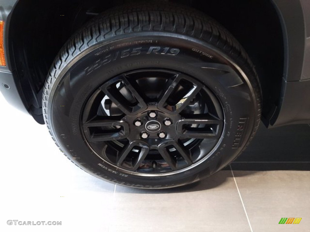 2023 Land Rover Defender 90 S Wheel Photos