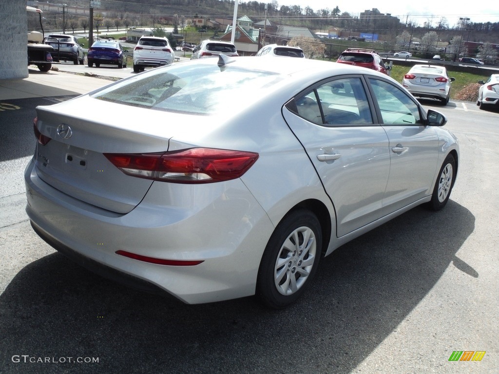2017 Elantra SE - Silver / Gray photo #8