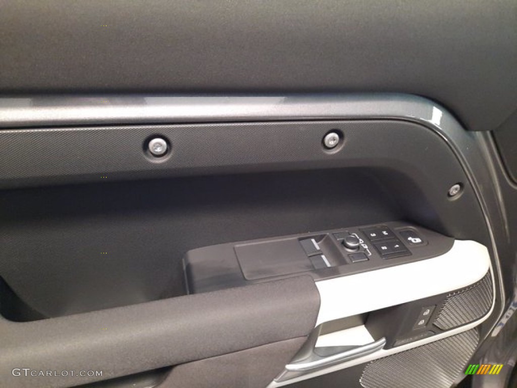 2023 Land Rover Defender 90 S Door Panel Photos