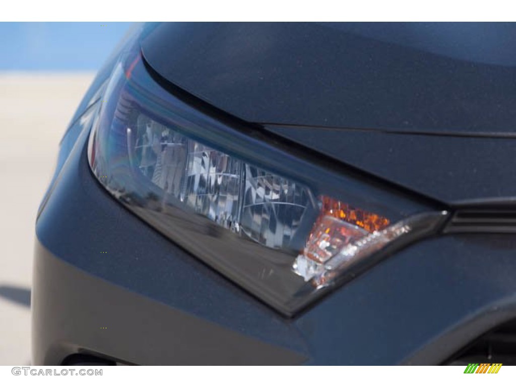 2021 RAV4 LE - Midnight Black Metallic / Black photo #8