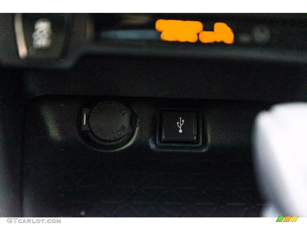 2021 RAV4 LE - Midnight Black Metallic / Black photo #18