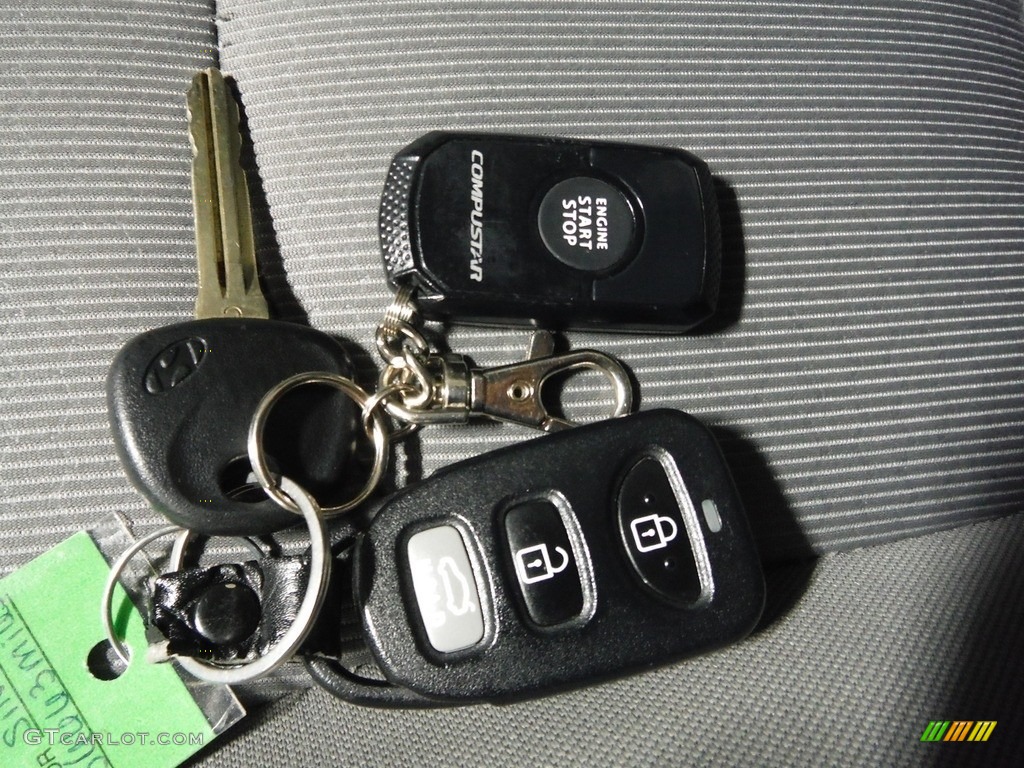 2017 Elantra SE - Silver / Gray photo #23