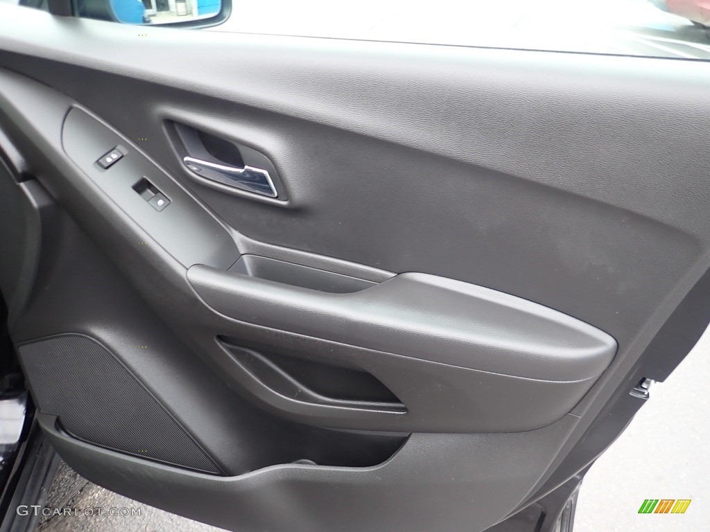 2019 Chevrolet Trax LT Jet Black Door Panel Photo #144074549