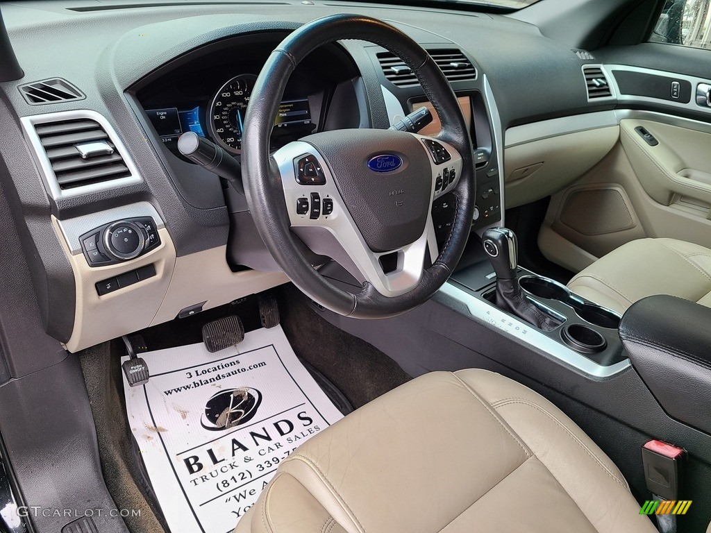 2015 Explorer XLT - Tuxedo Black / Medium Light Stone photo #8