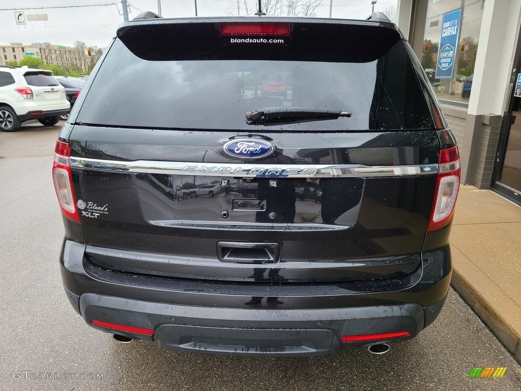 2015 Explorer XLT - Tuxedo Black / Medium Light Stone photo #33