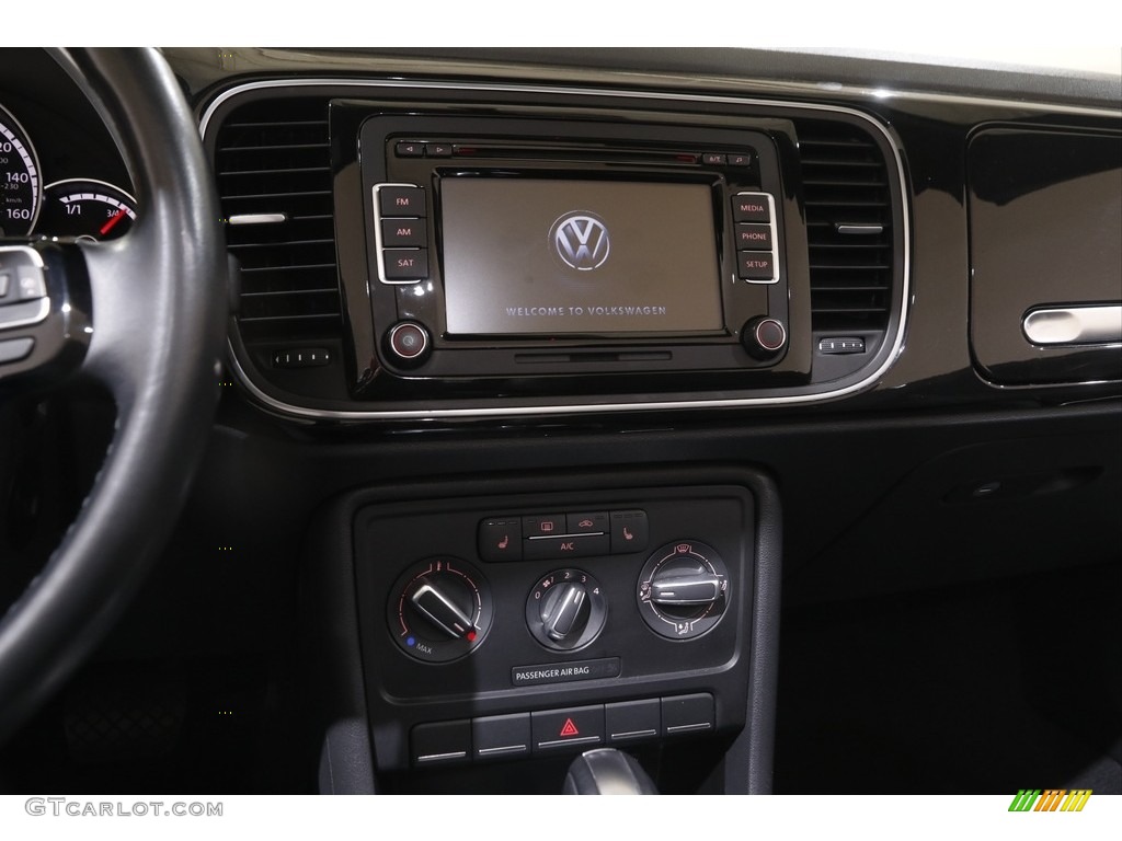 2015 Volkswagen Beetle 1.8T Convertible Controls Photos
