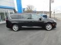 2017 Brilliant Black Crystal Pearl Chrysler Pacifica Touring L  photo #6
