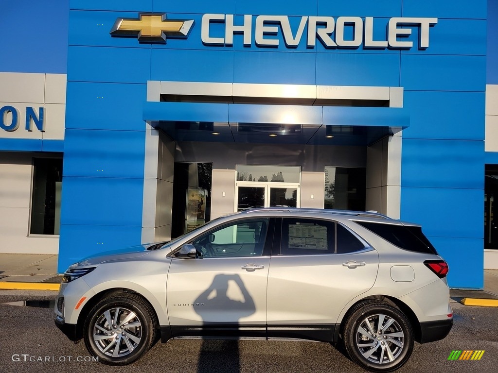 Silver Ice Metallic Chevrolet Equinox