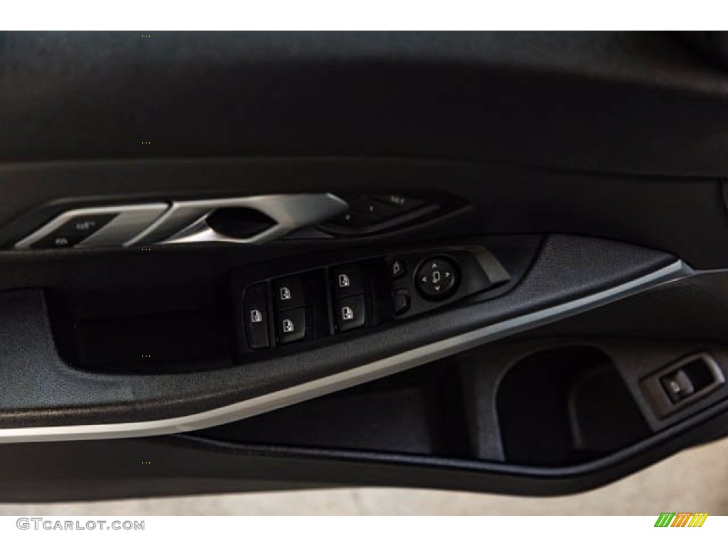 2019 3 Series 330i Sedan - Black Sapphire Metallic / Black photo #31