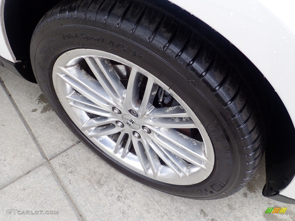 2016 Lincoln MKT Elite AWD Wheel Photos