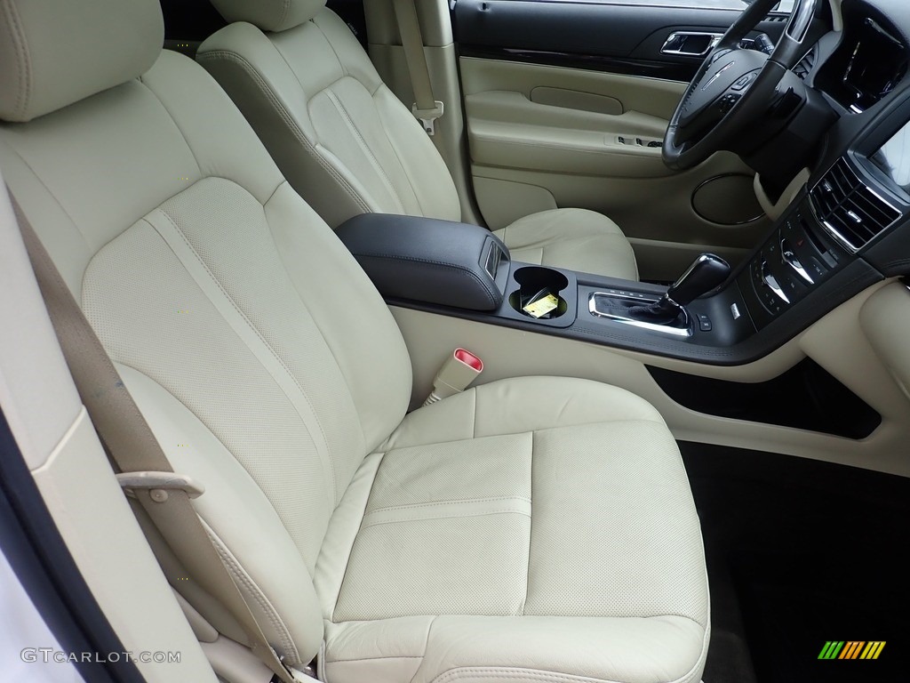 2016 Lincoln MKT Elite AWD Front Seat Photo #144086975