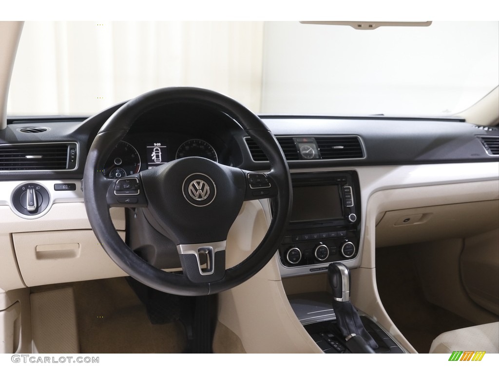 2012 Passat 2.5L SE - Black / Cornsilk Beige photo #6