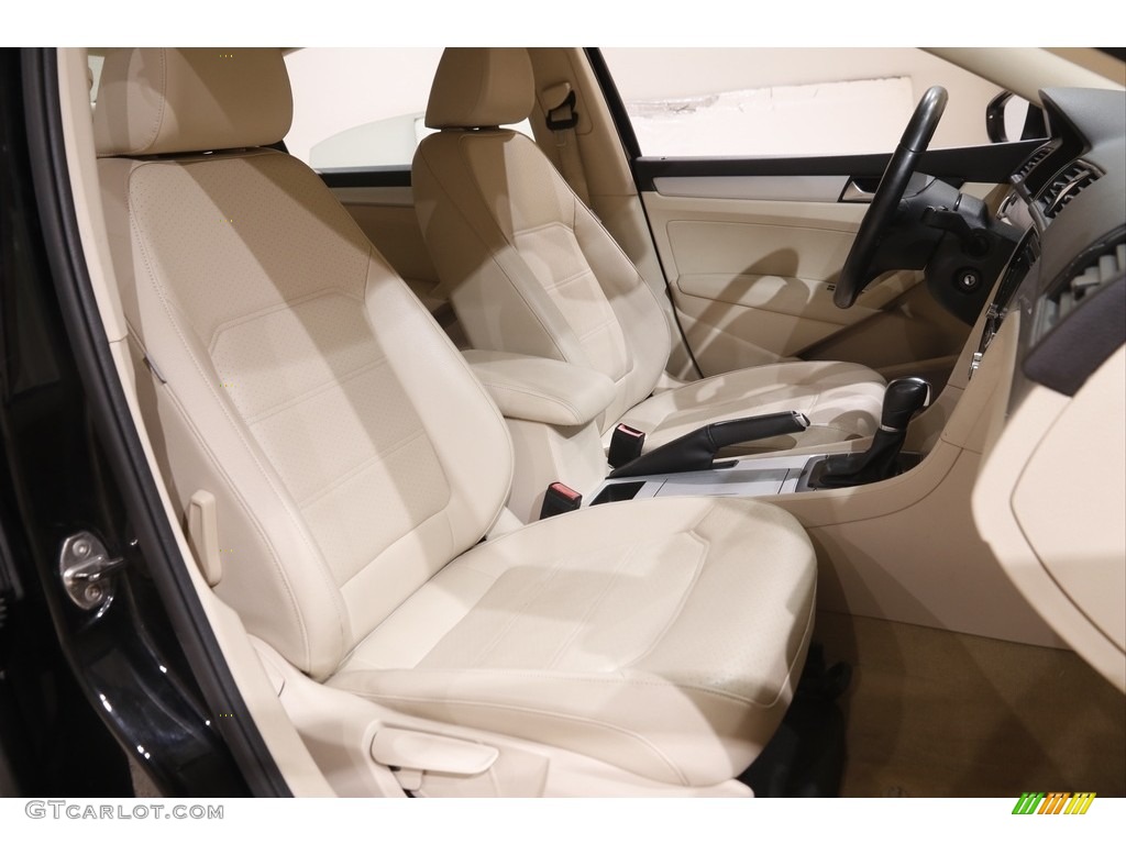 2012 Passat 2.5L SE - Black / Cornsilk Beige photo #15