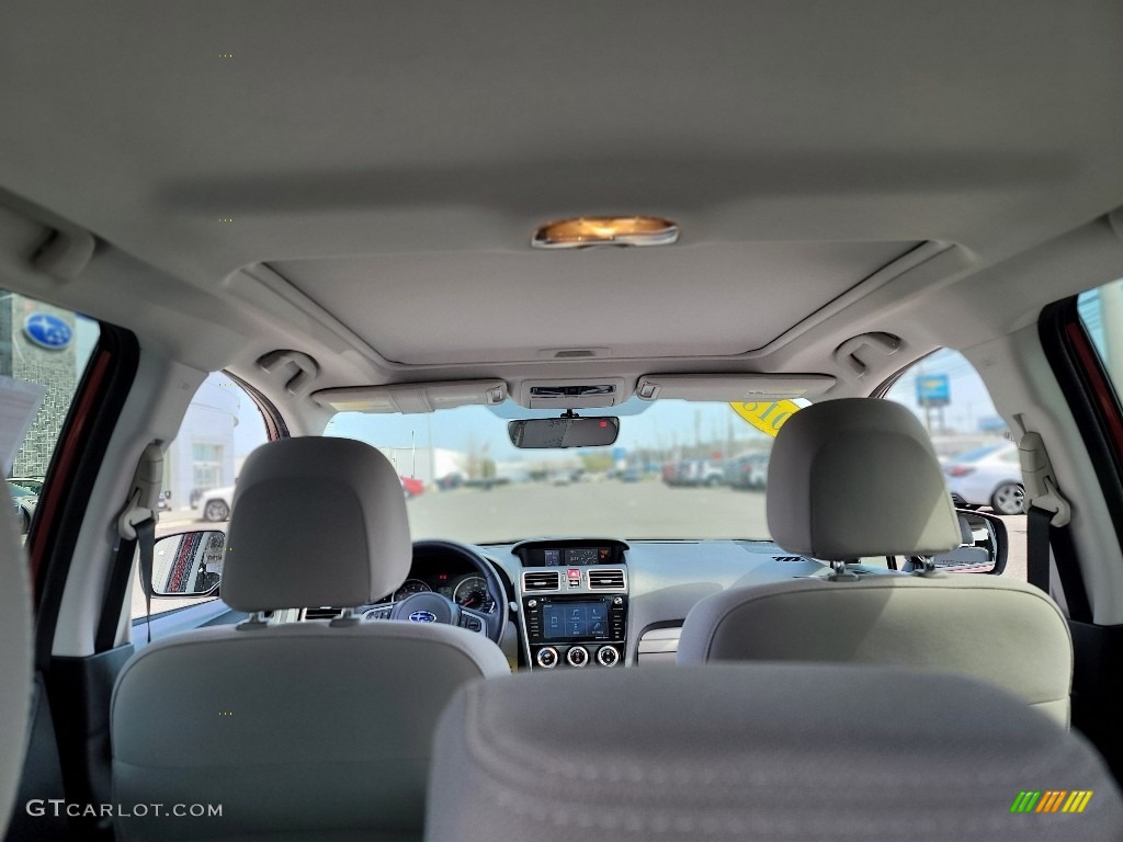 2018 Forester 2.5i Premium - Venetian Red Pearl / Platinum photo #12