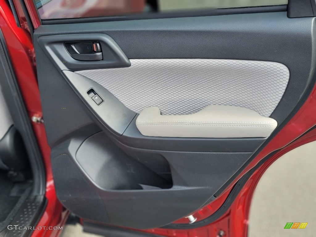 2018 Forester 2.5i Premium - Venetian Red Pearl / Platinum photo #25