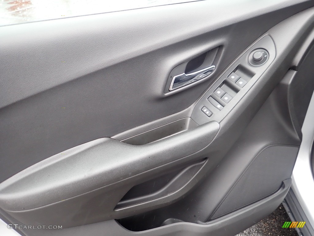 2019 Chevrolet Trax LS Jet Black Door Panel Photo #144092654