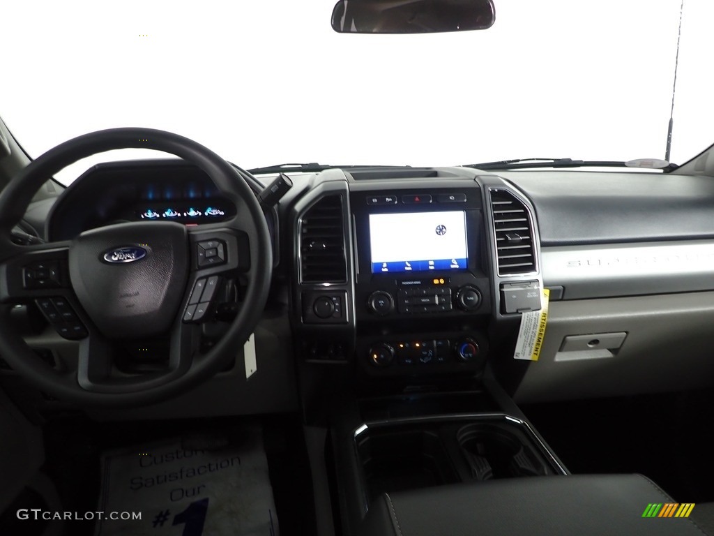 2022 F250 Super Duty XLT Crew Cab 4x4 - Iconic Silver / Medium Earth Gray photo #27