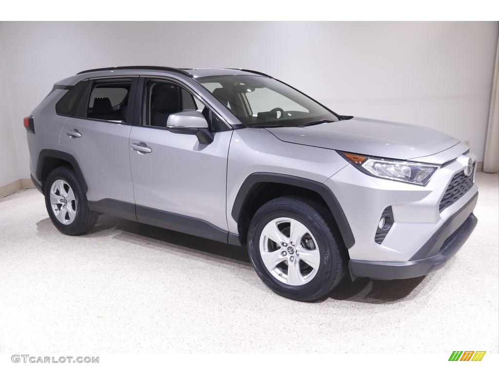 2019 RAV4 XLE - Silver Sky Metallic / Light Gray photo #1