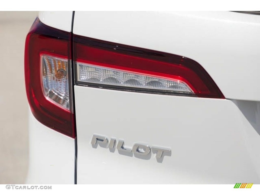 2022 Pilot TrailSport AWD - Platinum White Pearl / Black photo #6