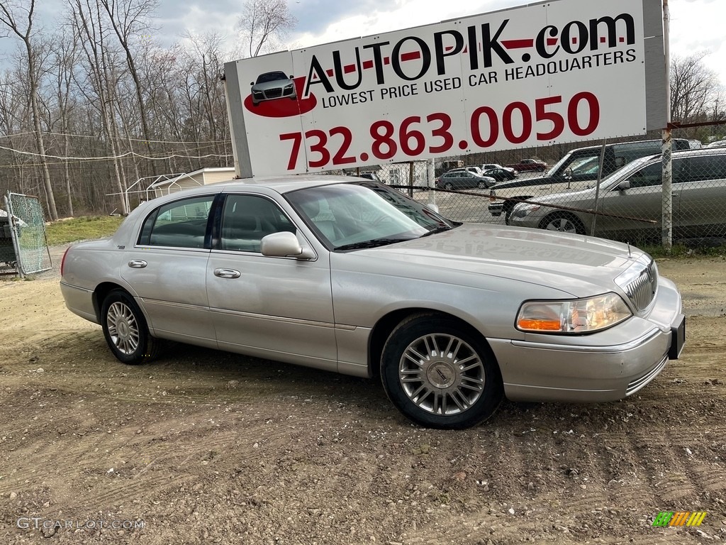 2009 Town Car Signature Limited - Silver Birch Metallic / Black photo #1