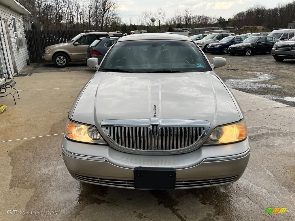2009 Town Car Signature Limited - Silver Birch Metallic / Black photo #14