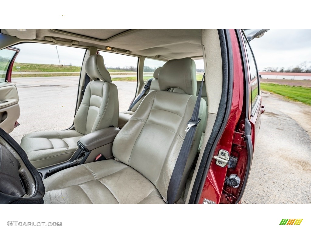 1998 Volvo V70 T5 Front Seat Photo #144100370