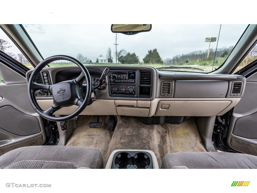 2002 Chevrolet Suburban 2500 LS 4x4 Graphite/Medium Gray Dashboard Photo #144101042