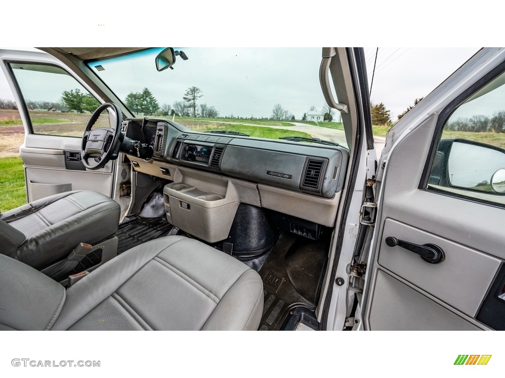 1995 Astro Cargo Van - White / Charcoal photo #24
