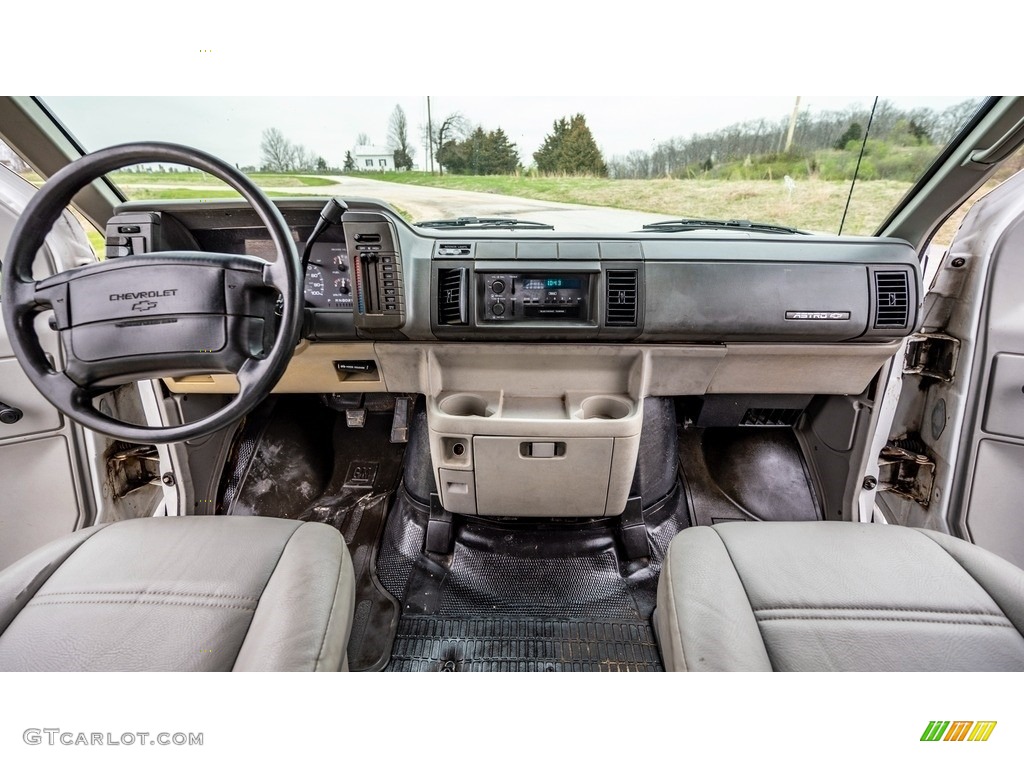 1995 Chevrolet Astro Cargo Van Charcoal Dashboard Photo #144101624