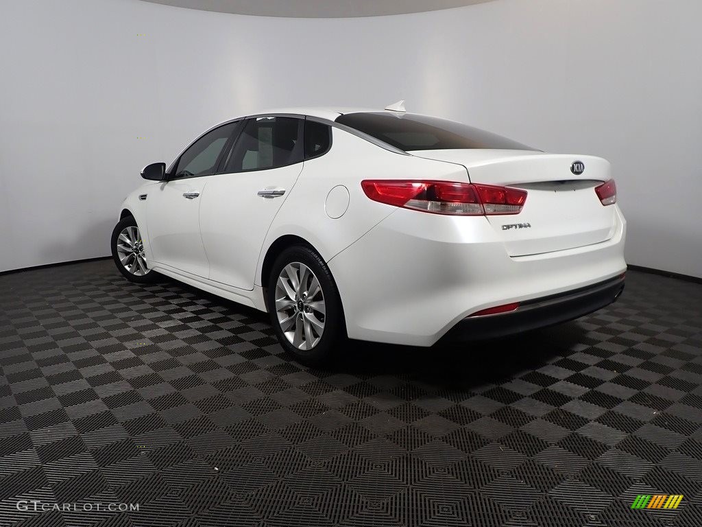 2017 Optima LX - Snow White Pearl / Black photo #11