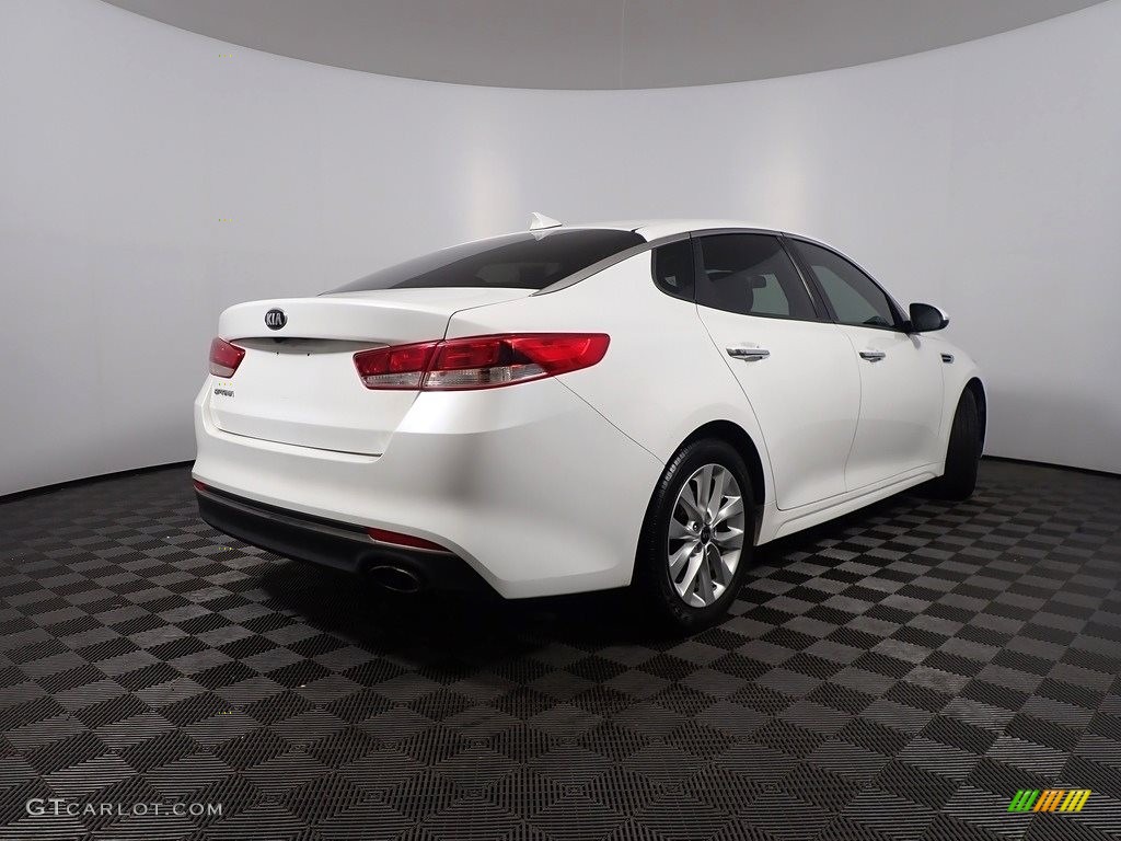 2017 Optima LX - Snow White Pearl / Black photo #16