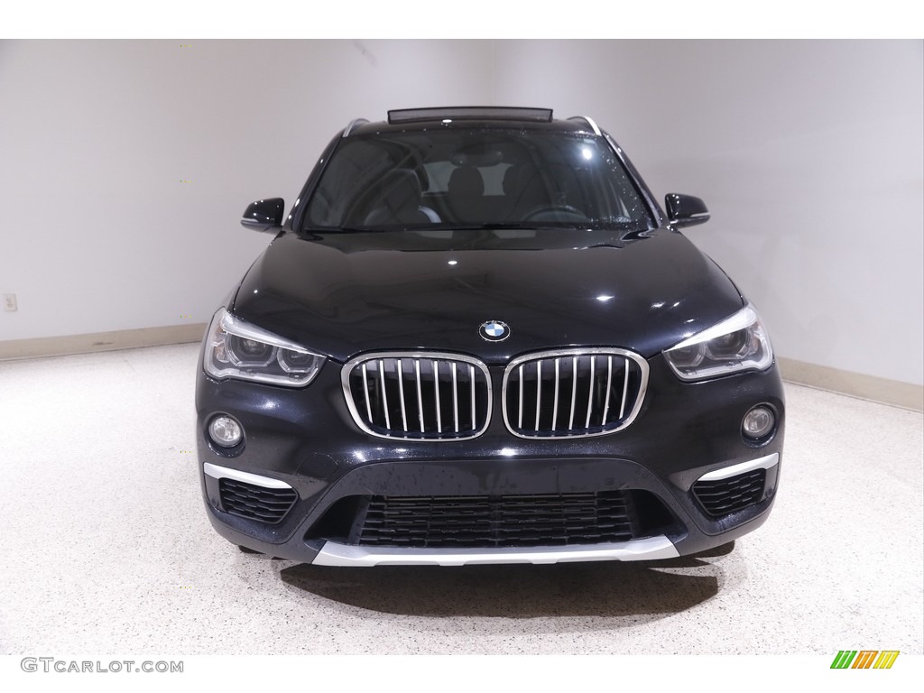 2017 X1 xDrive28i - Black Sapphire Metallic / Black photo #2