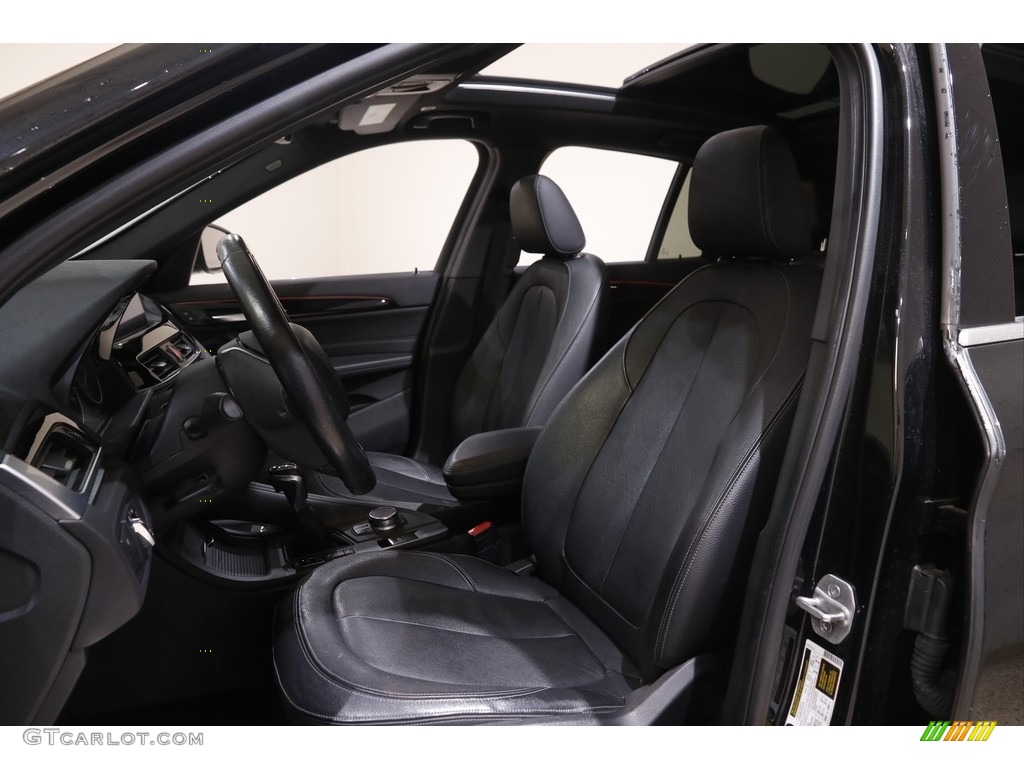 2017 X1 xDrive28i - Black Sapphire Metallic / Black photo #5