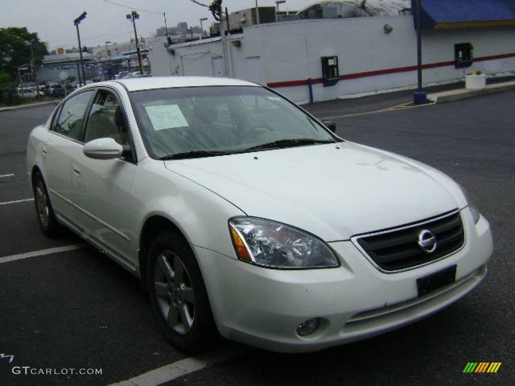 2002 Altima 2.5 S - Cloud White / Blond Beige photo #6