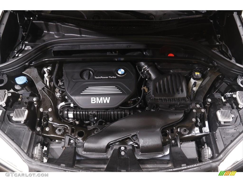 2017 X1 xDrive28i - Black Sapphire Metallic / Black photo #20