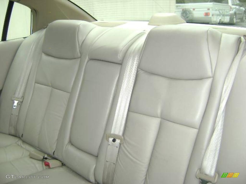 2002 Altima 2.5 S - Cloud White / Blond Beige photo #8