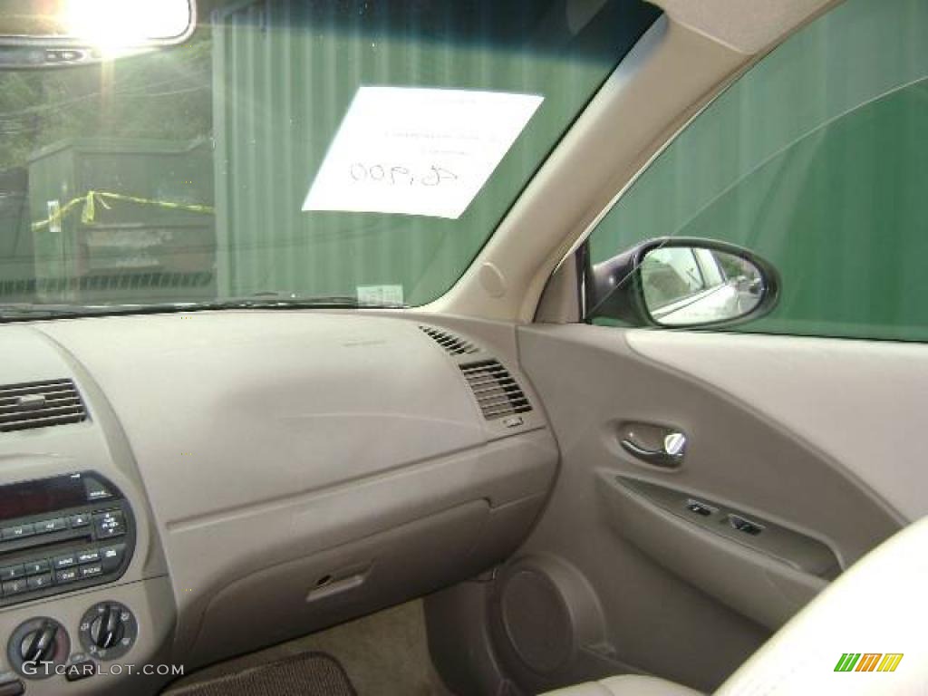 2002 Altima 2.5 S - Cloud White / Blond Beige photo #10