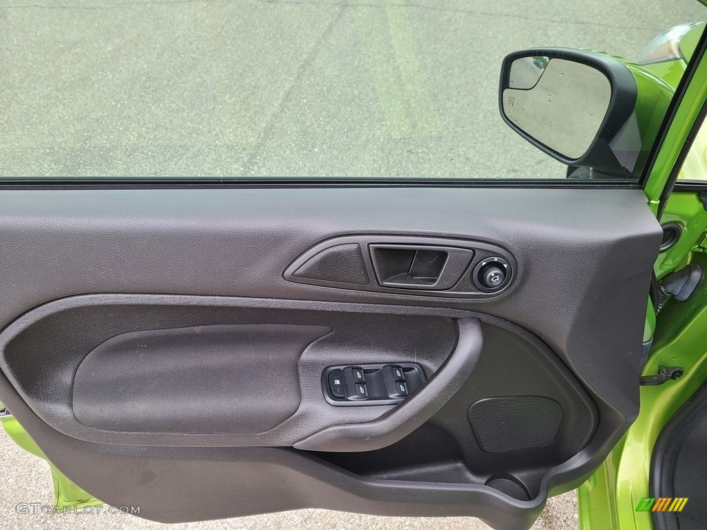 2019 Fiesta SE Sedan - Outrageous Green / Charcoal Black photo #4