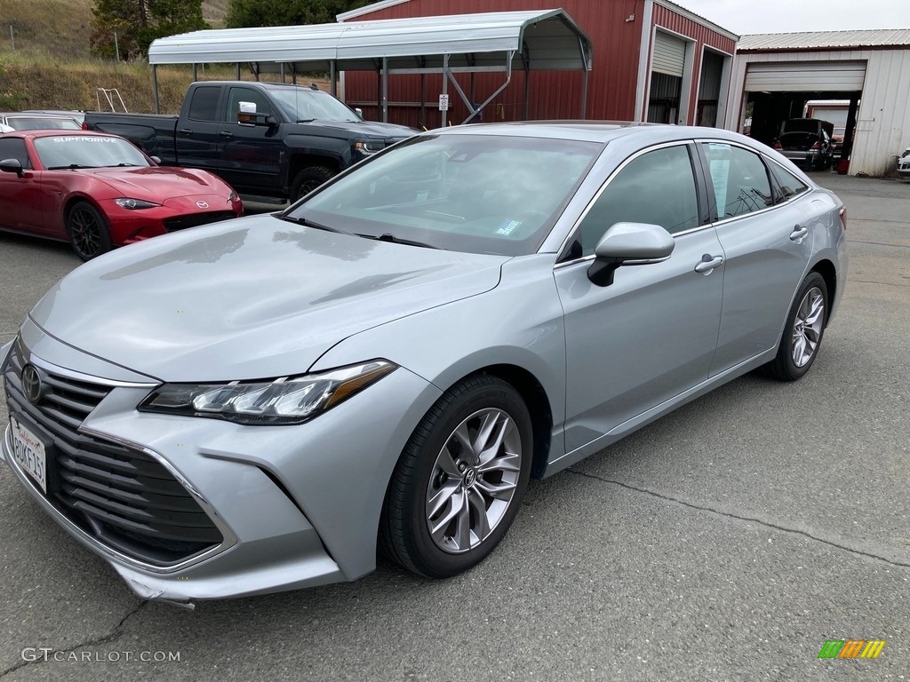 2019 Avalon XLE - Celestial Silver Metallic / Black photo #3