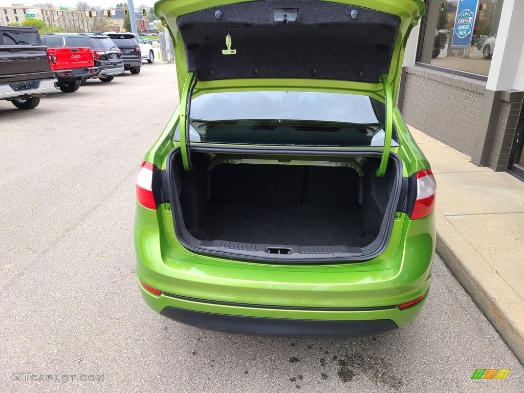 2019 Fiesta SE Sedan - Outrageous Green / Charcoal Black photo #28
