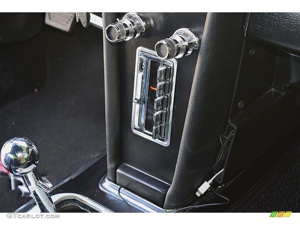 1966 Chevrolet Corvette Sting Ray Coupe Audio System Photo #144112150