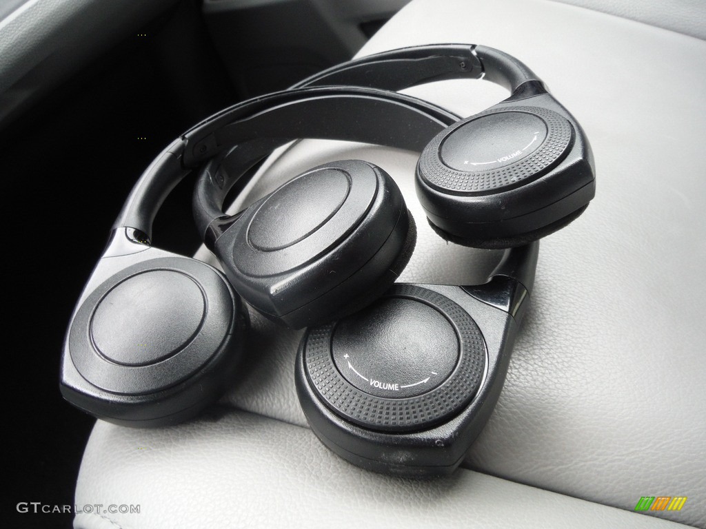 2016 Honda Pilot EX-L AWD Entertainment System Photos