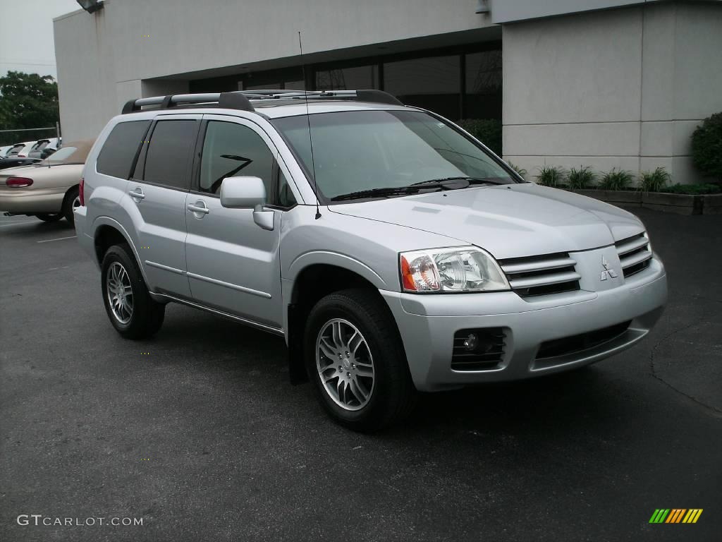 2004 Endeavor Limited AWD - Sterling Silver Metallic / Charcoal Gray photo #7