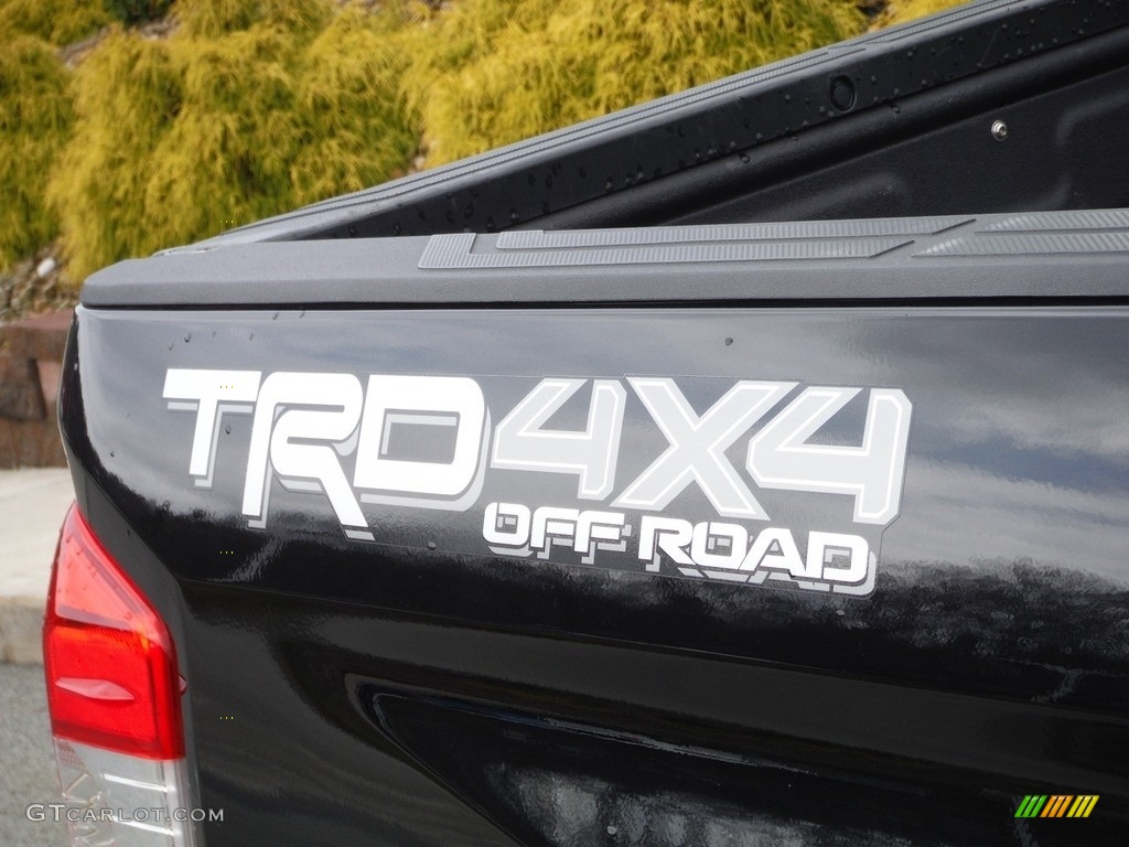 2020 Tundra TRD Off Road CrewMax 4x4 - Midnight Black Metallic / Black photo #15
