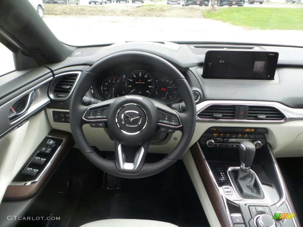 2022 Mazda CX-9 Signature AWD Steering Wheel Photos