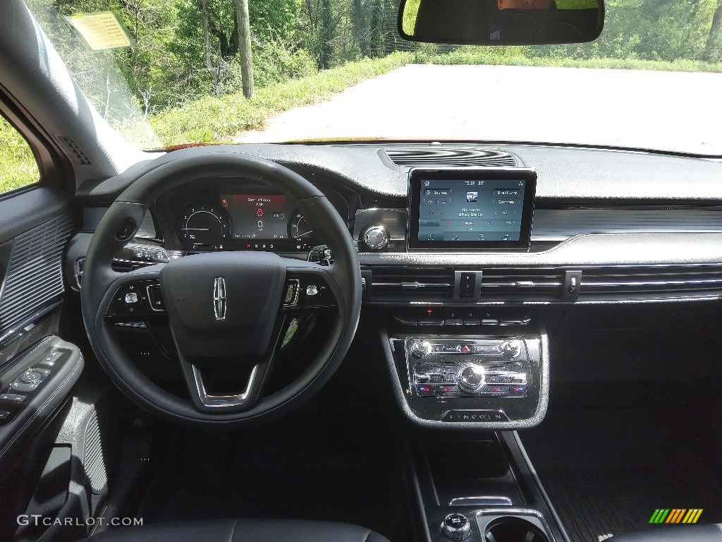 2021 Lincoln Corsair Standard AWD Dashboard Photos