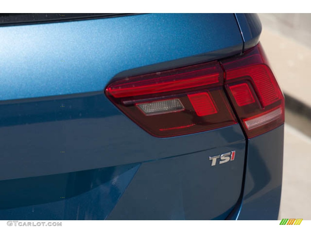 2018 Tiguan SE - Silk Blue Metallic / Storm Gray photo #11