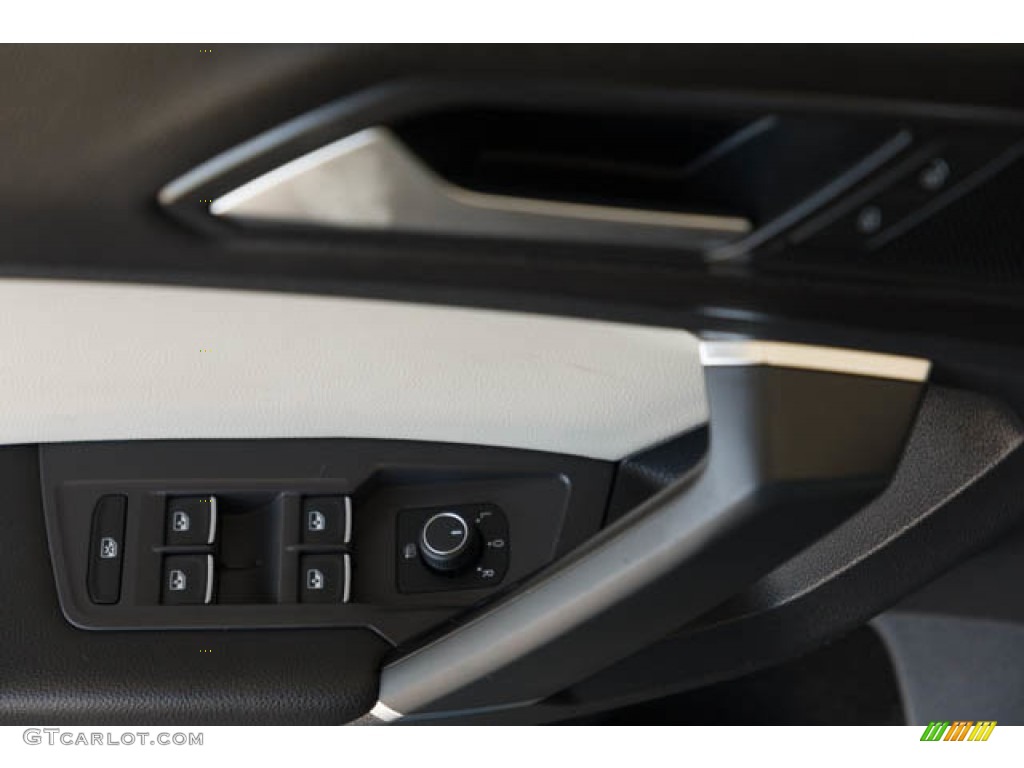 2018 Tiguan SE - Silk Blue Metallic / Storm Gray photo #30