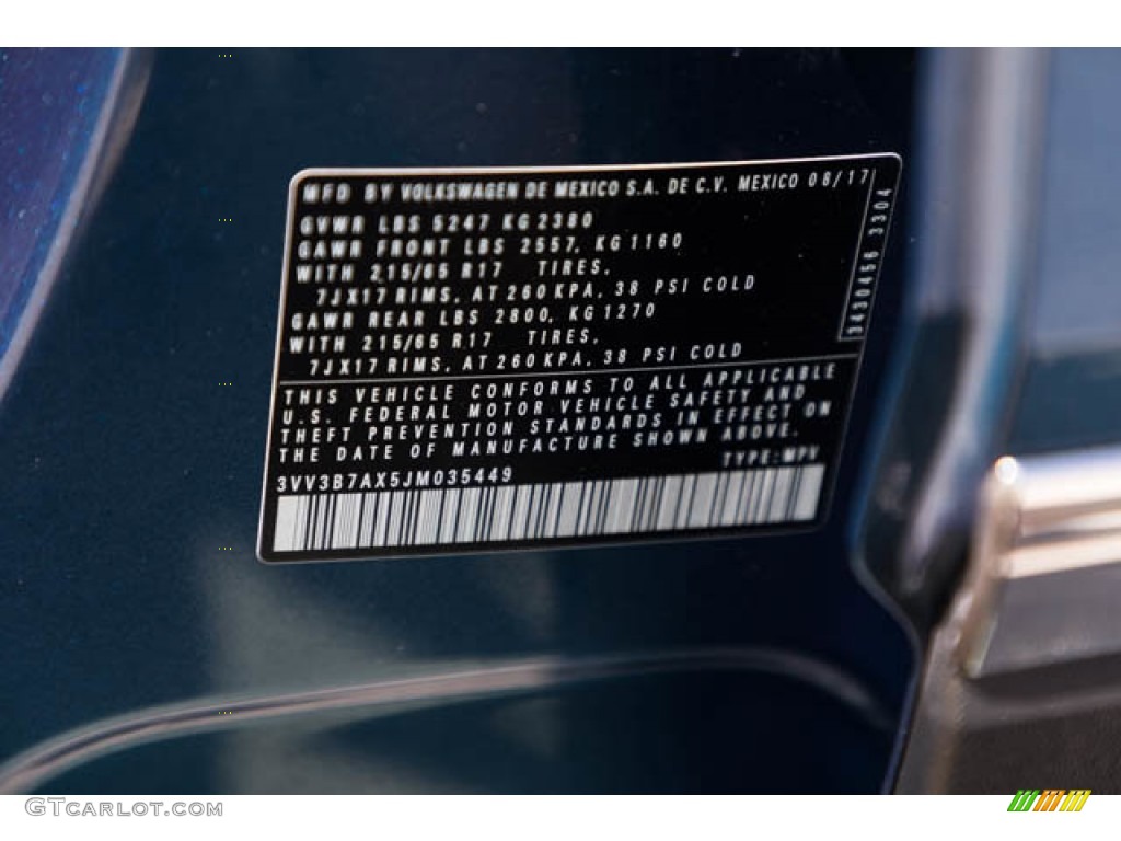 2018 Tiguan SE - Silk Blue Metallic / Storm Gray photo #39