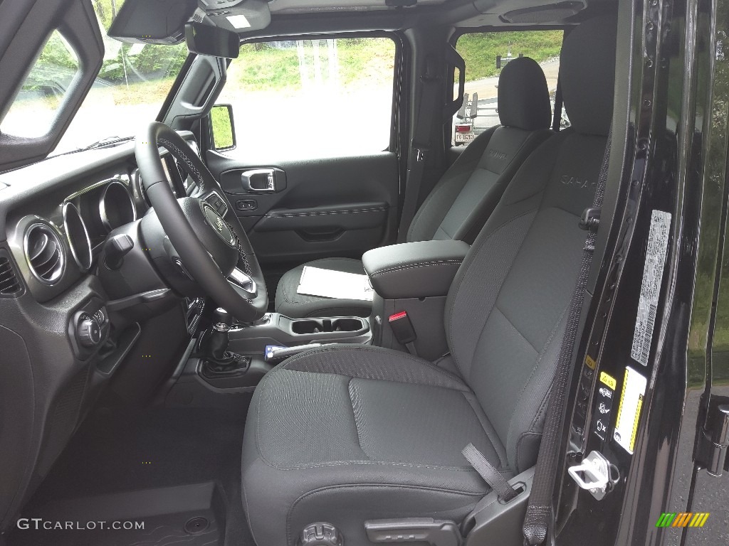2022 Jeep Wrangler Unlimited Sahara 4x4 Front Seat Photo #144127529